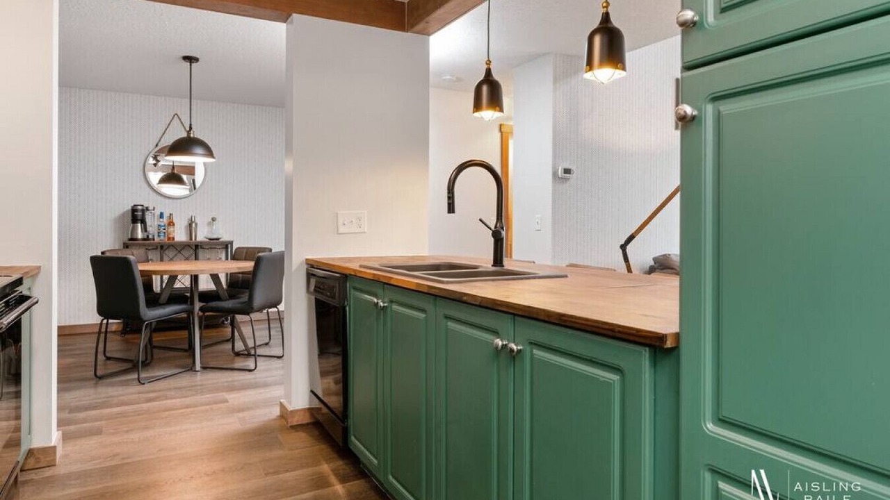 Photo of Kitchen in Radium Hot Springs