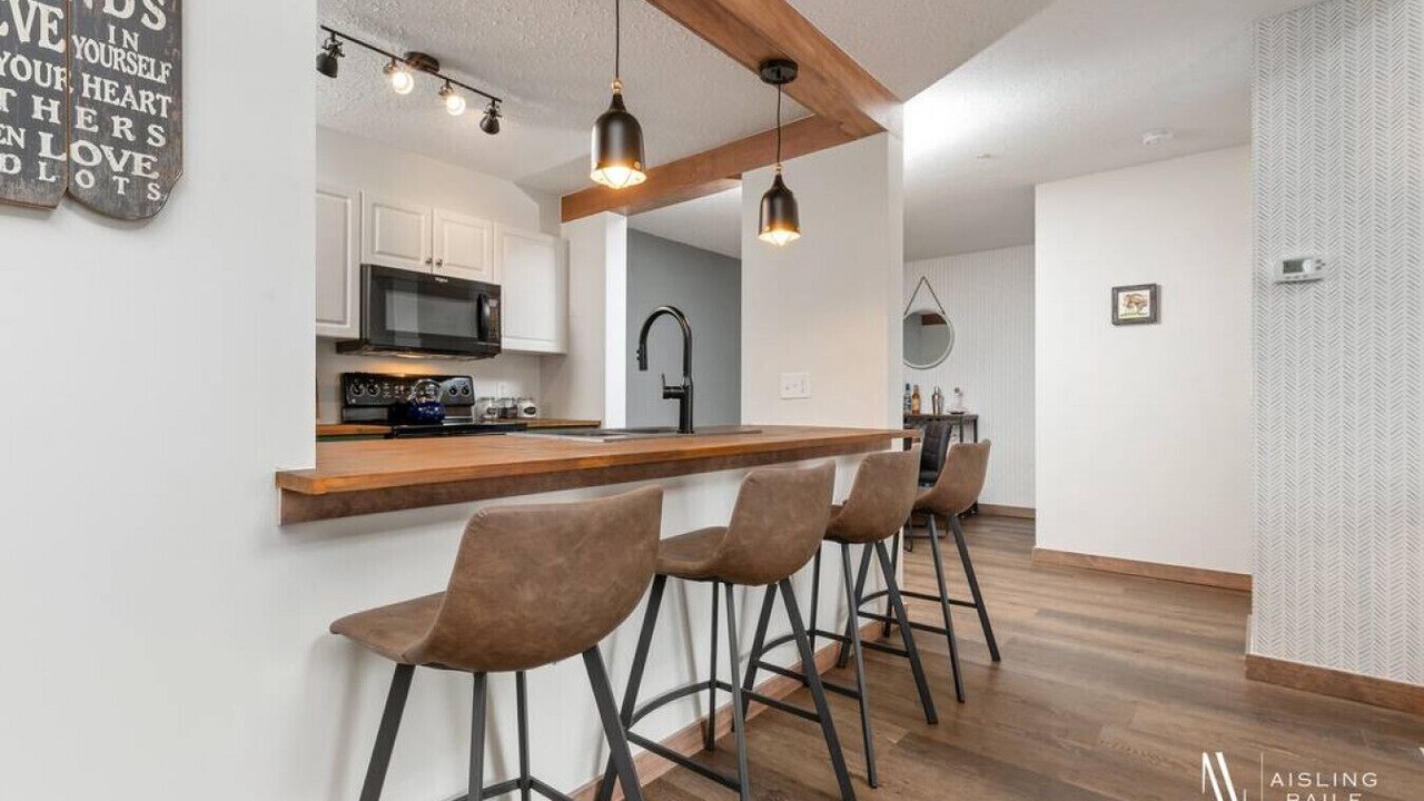 Photo of Kitchen in Radium Hot Springs