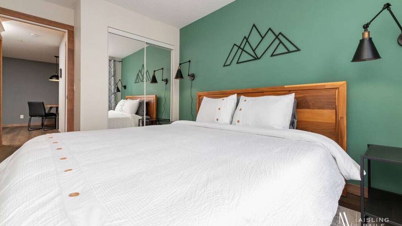 Photo of Bedroom in Radium Hot Springs