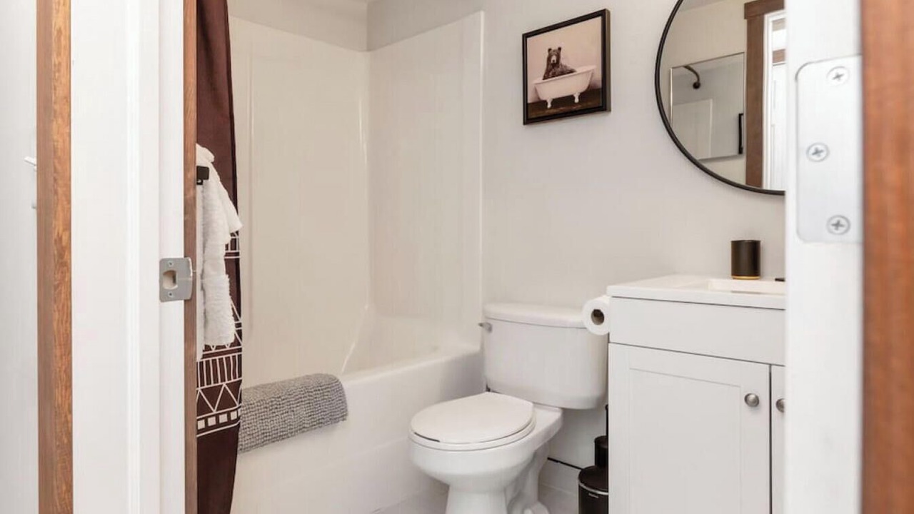 Photo of Bathroom in Radium Hot Springs