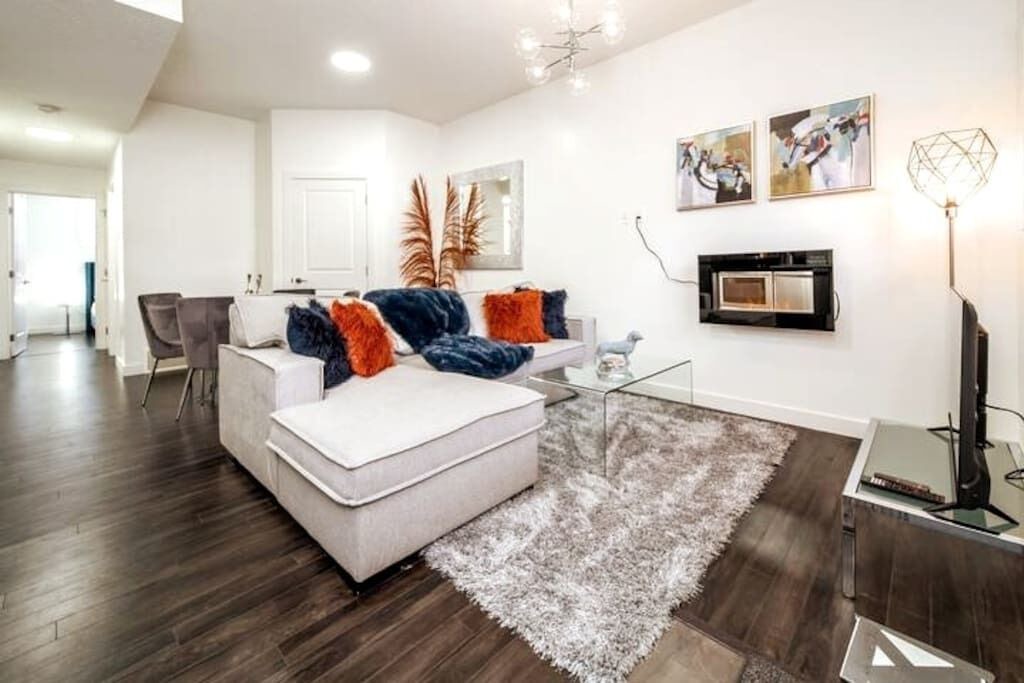 Photo of Livingroom in Jasper Place