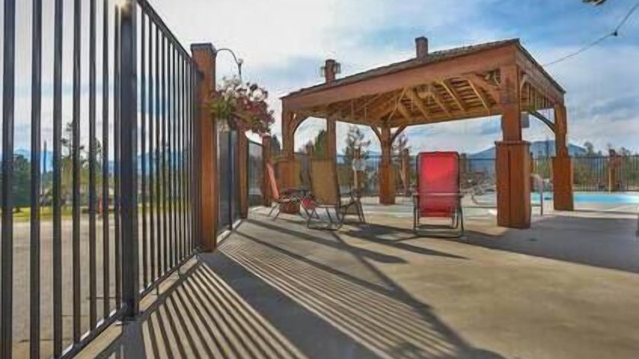 Photo of Patio Balcony in Radium Hot Springs