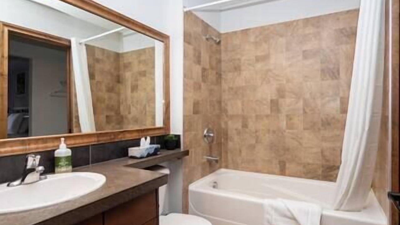 Photo of Bathroom in Radium Hot Springs