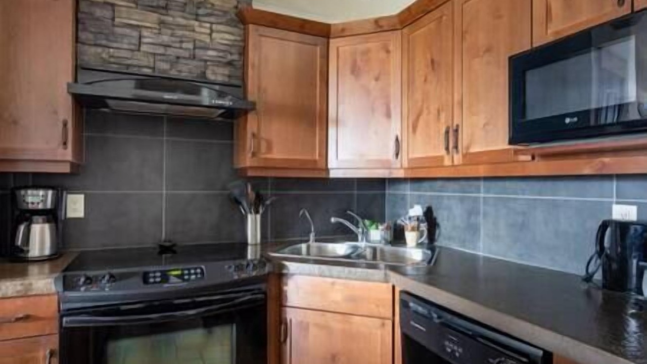 Photo of Kitchen in Radium Hot Springs