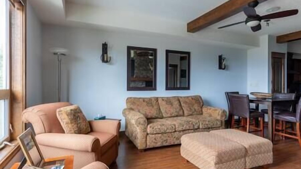 Photo of Livingroom in Radium Hot Springs