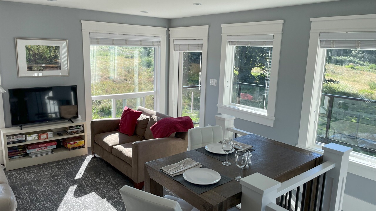 Photo of Livingroom in Mill Bay
