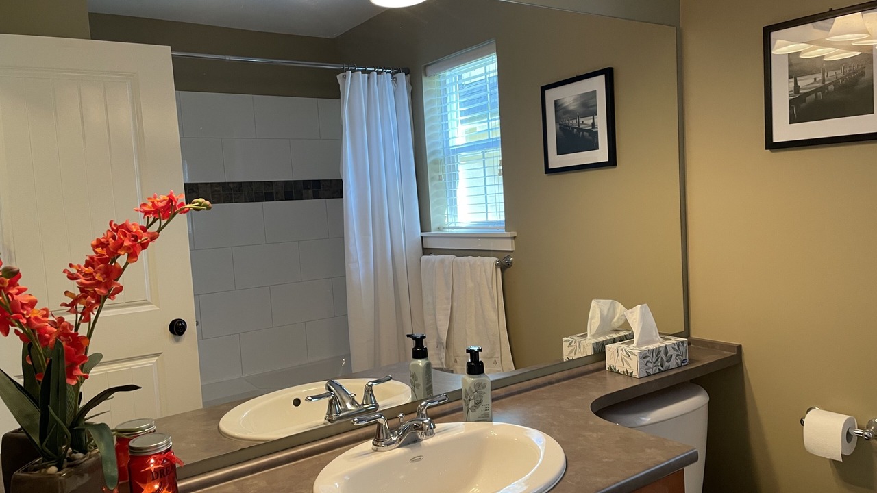 Photo of Bathroom in Lindell Beach