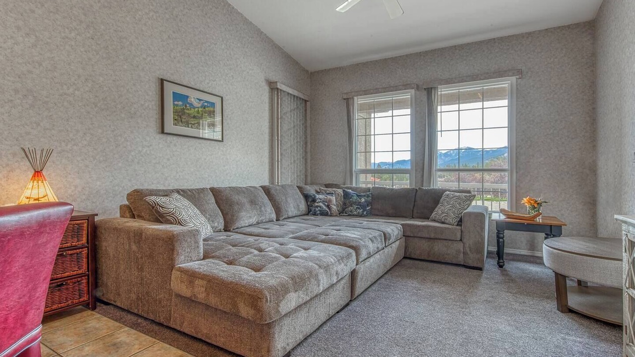 Photo of Livingroom in East Kootenay