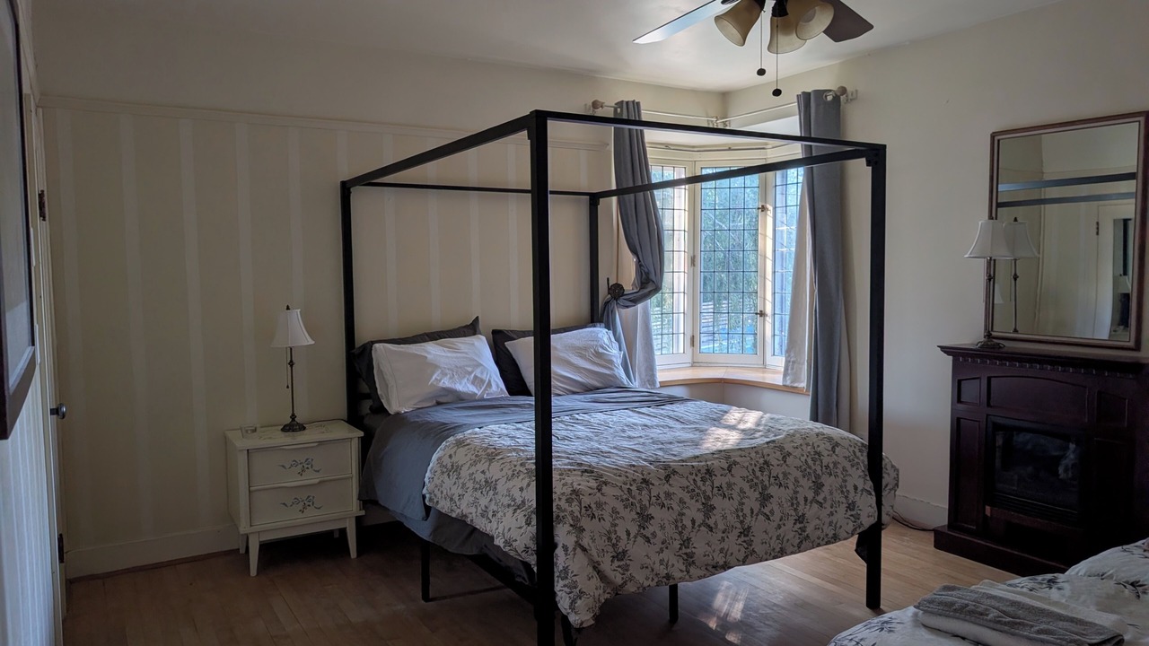 Photo of Bedroom in Okanagan-Similkameen