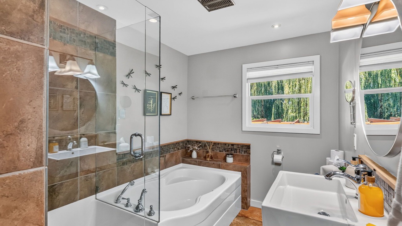 Photo of Bathroom in South Pandosy