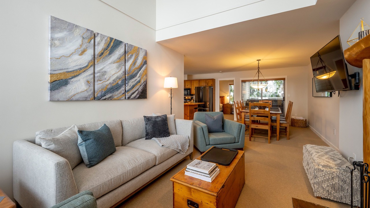 Photo of Livingroom in Upper Village