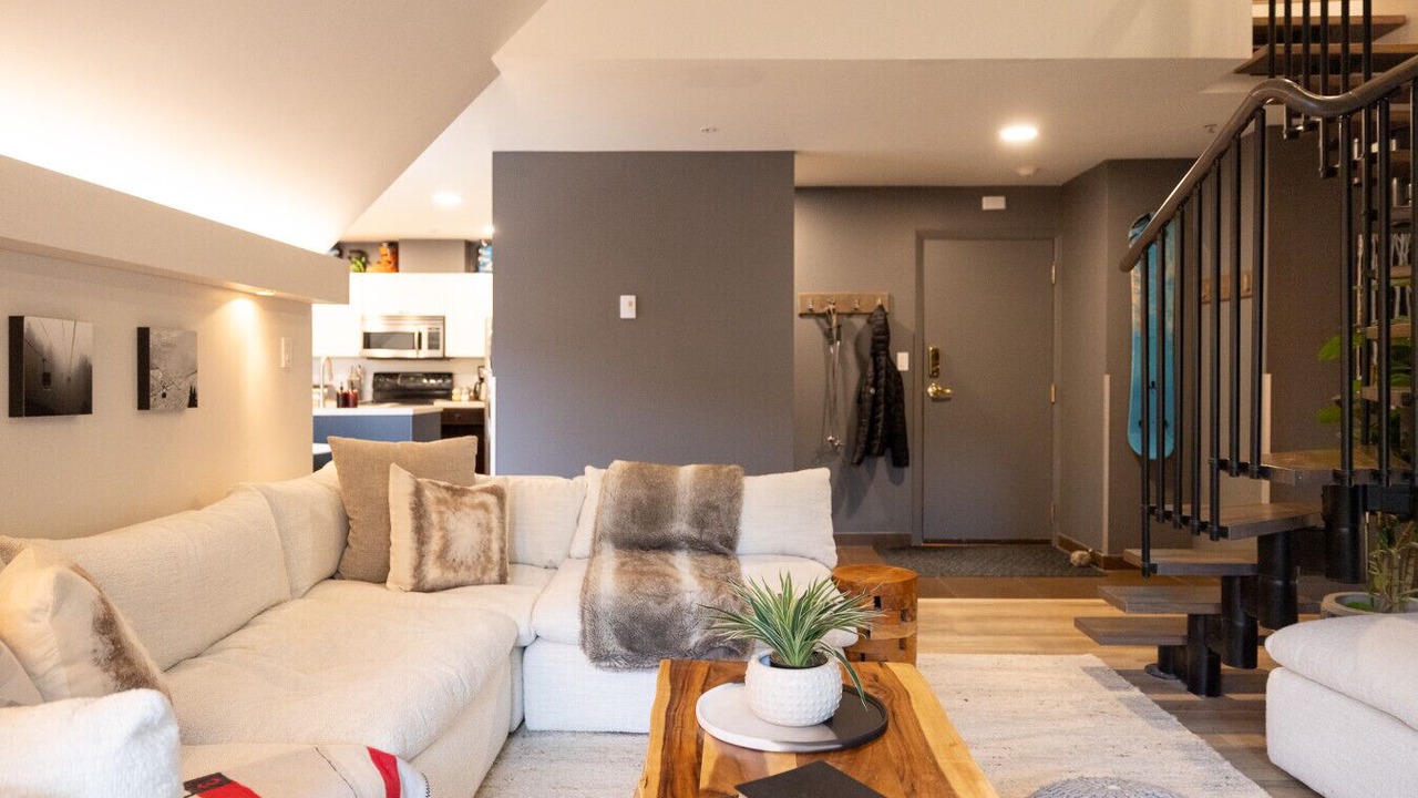 Photo of Livingroom in Whistler Creekside
