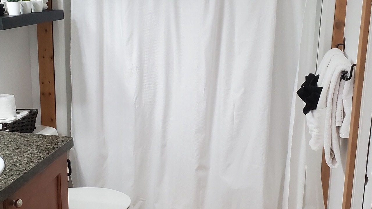 Photo of Bathroom in Osoyoos