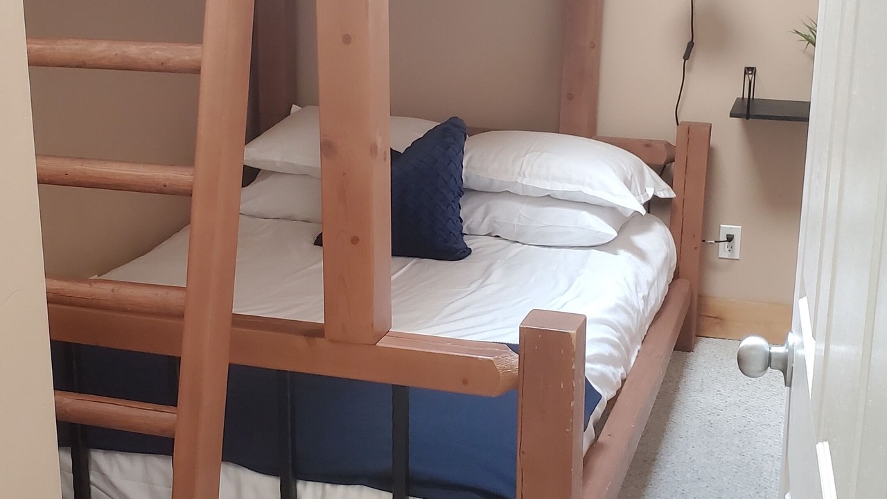 Photo of Bedroom in Osoyoos