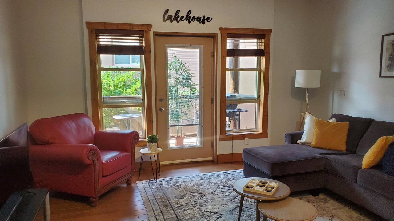 Photo of Livingroom in Osoyoos