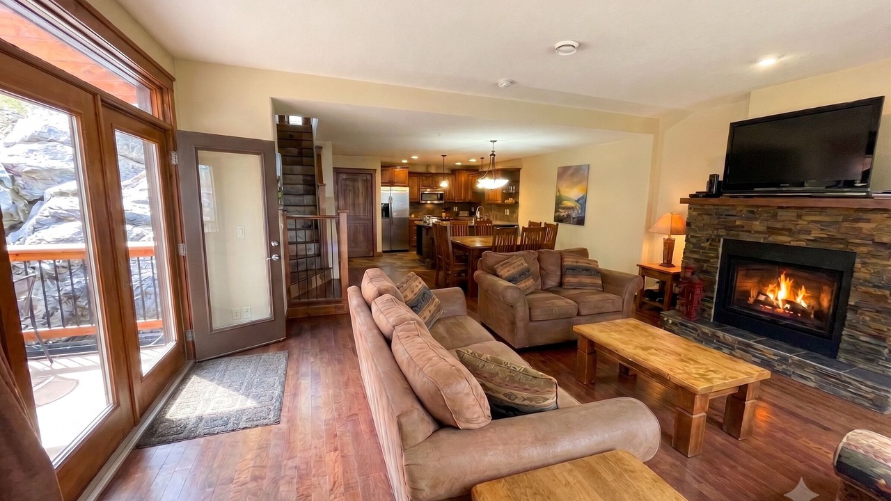 Photo of Livingroom in East Kootenay