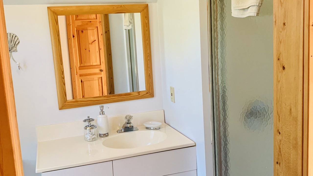 Photo of Bathroom in Golden