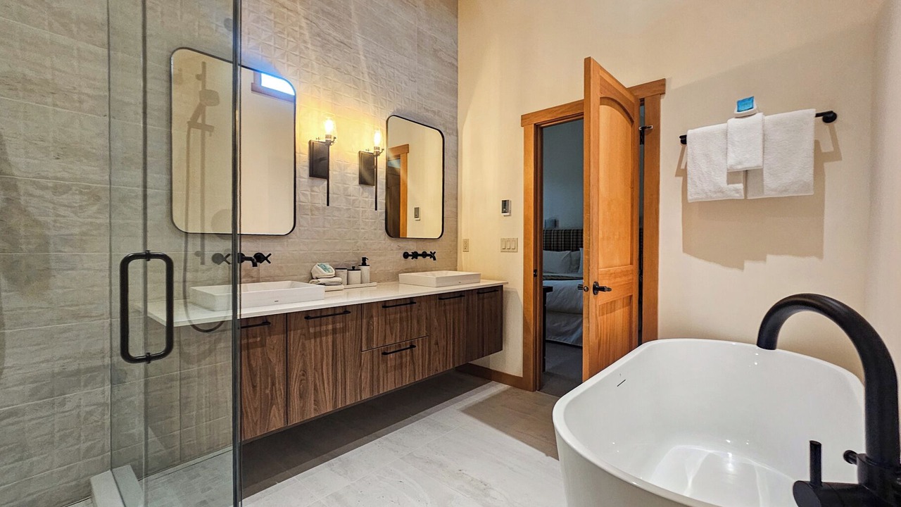 Photo of Bathroom in Golden