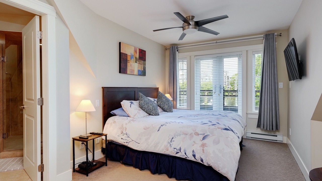 Photo of Bedroom in James Bay