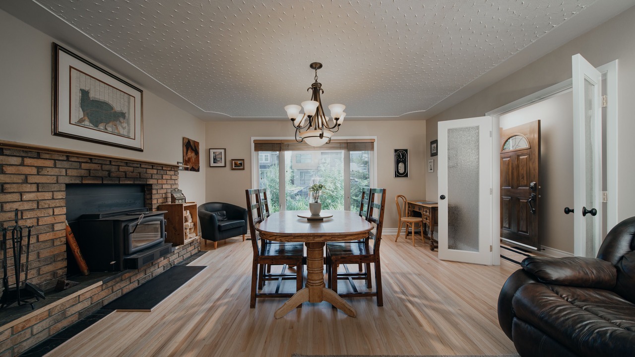 Photo of Livingroom in West Hillhurst