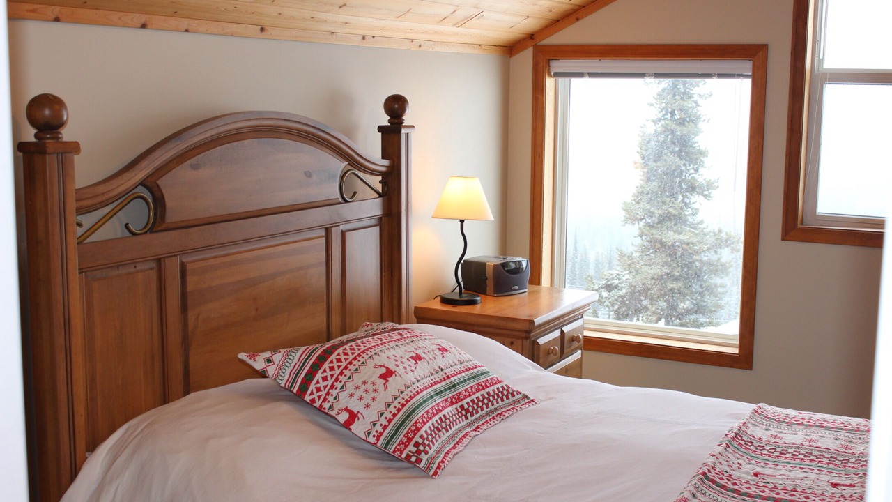 Photo of Bedroom in Snow Pine Estates