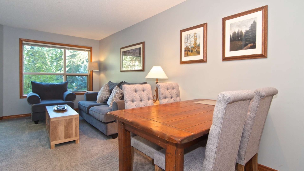 Photo of Livingroom in Upper Village