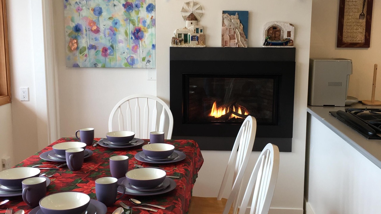 Photo of Livingroom in District of North Vancouver