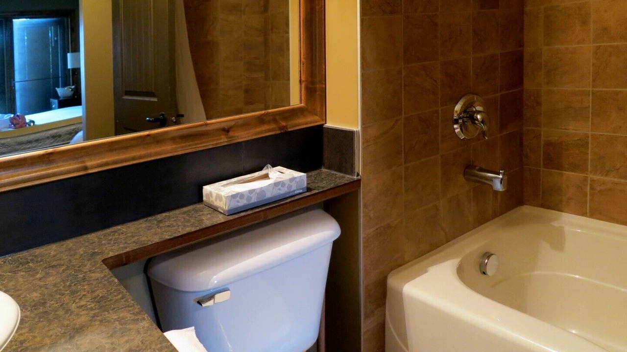 Photo of Bathroom in Radium Hot Springs