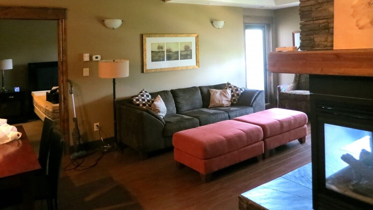 Photo of Livingroom in Radium Hot Springs