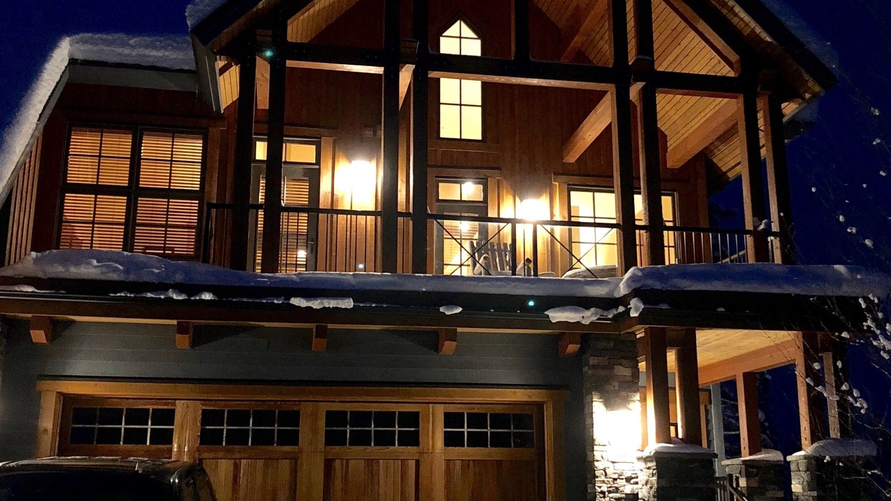 Photo of Outdoor in Golden
