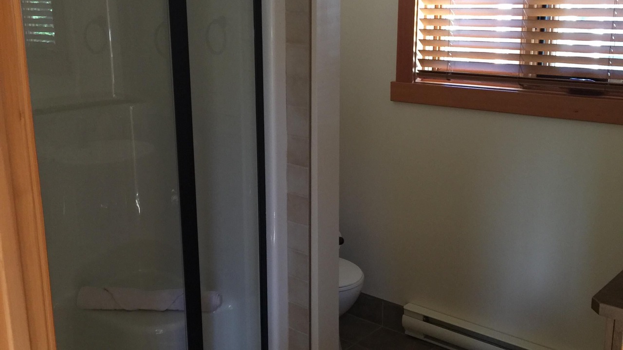Photo of Bathroom in Golden