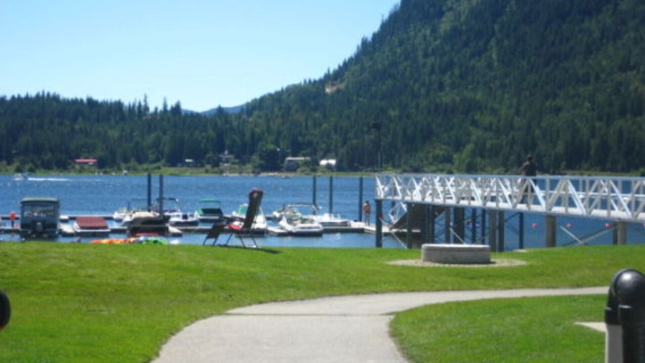 Photo of Others in Sicamous