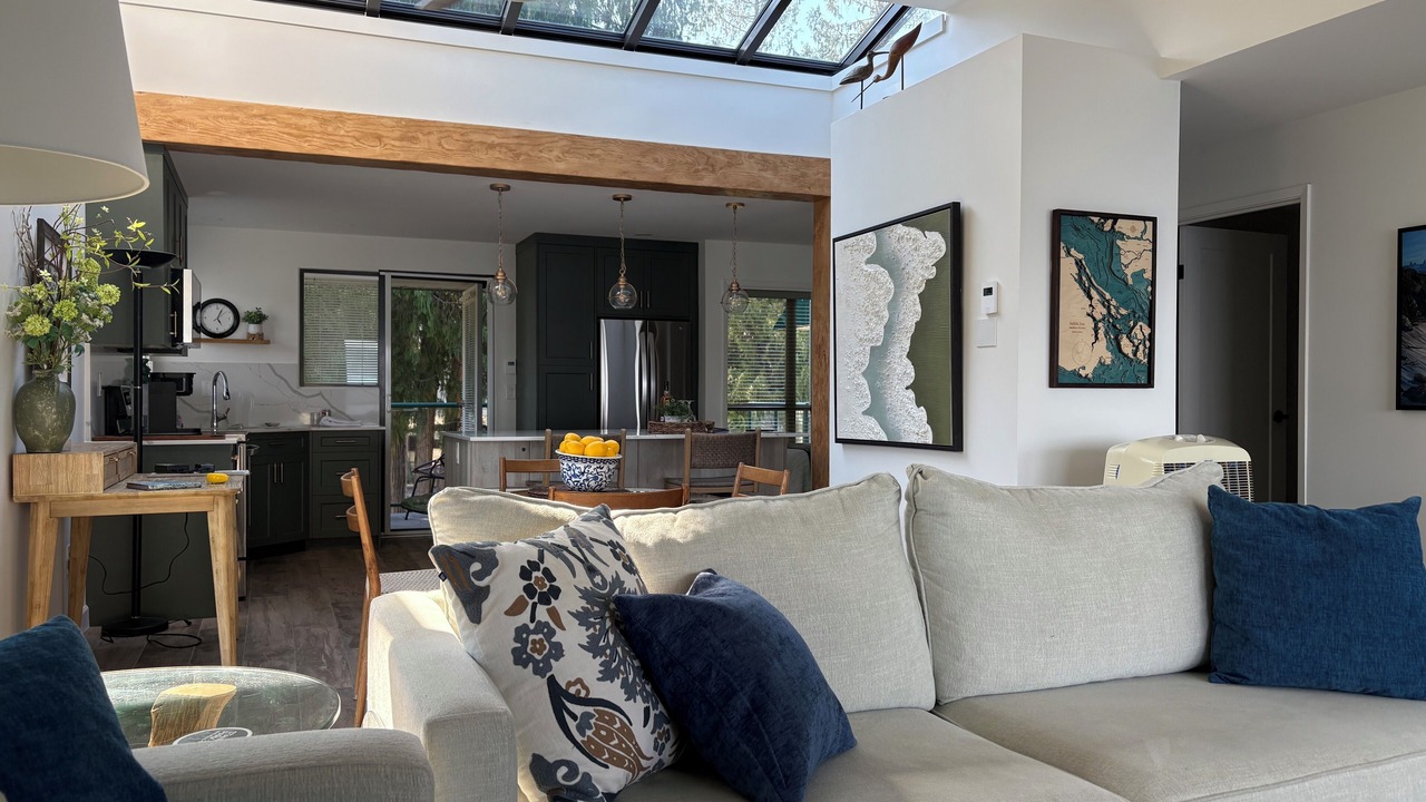 Photo of Livingroom in Yellow Point