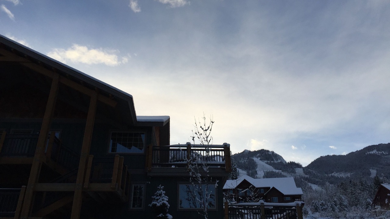 Photo of Outdoor in Golden