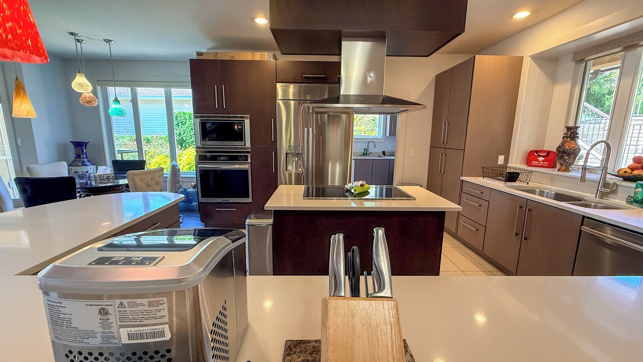 Photo of Kitchen in District of North Vancouver