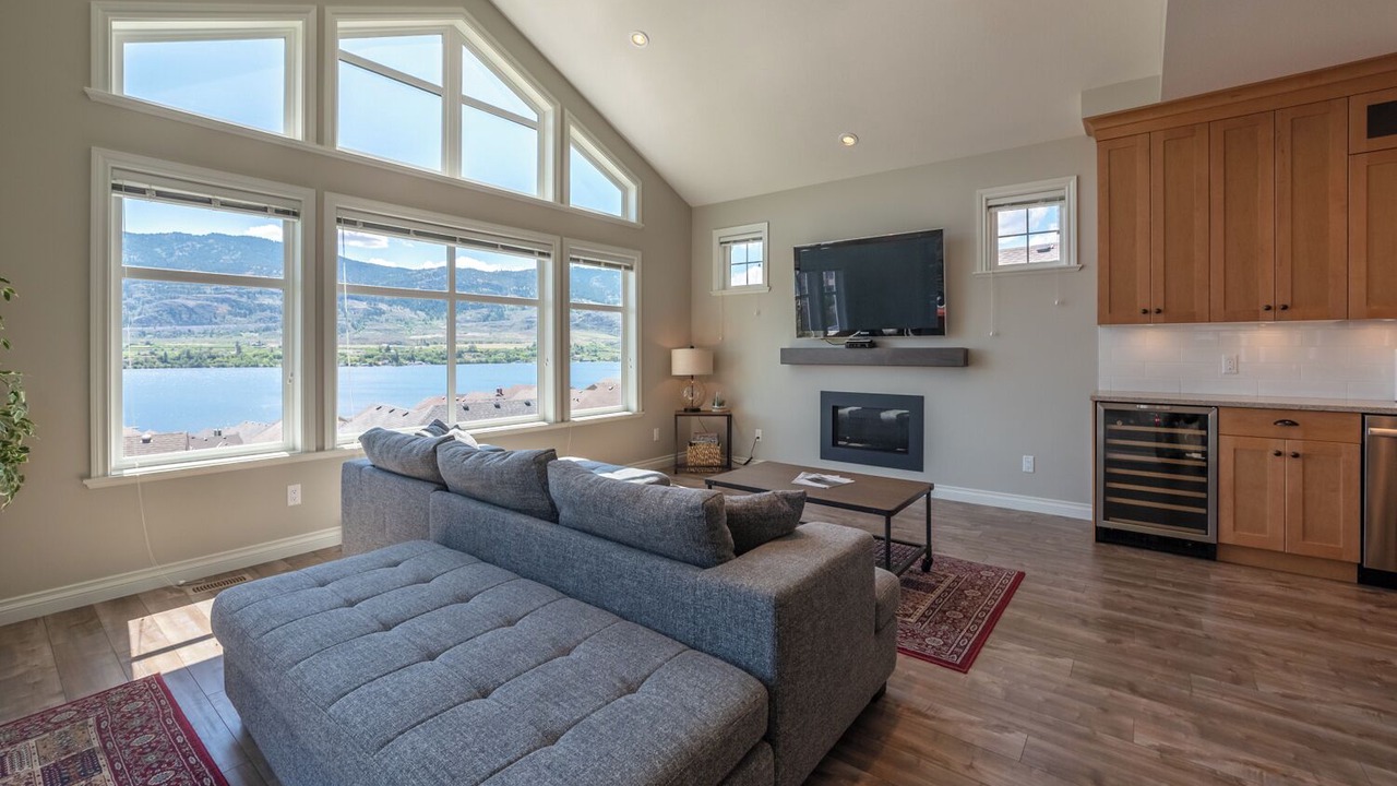Photo of Livingroom in Osoyoos