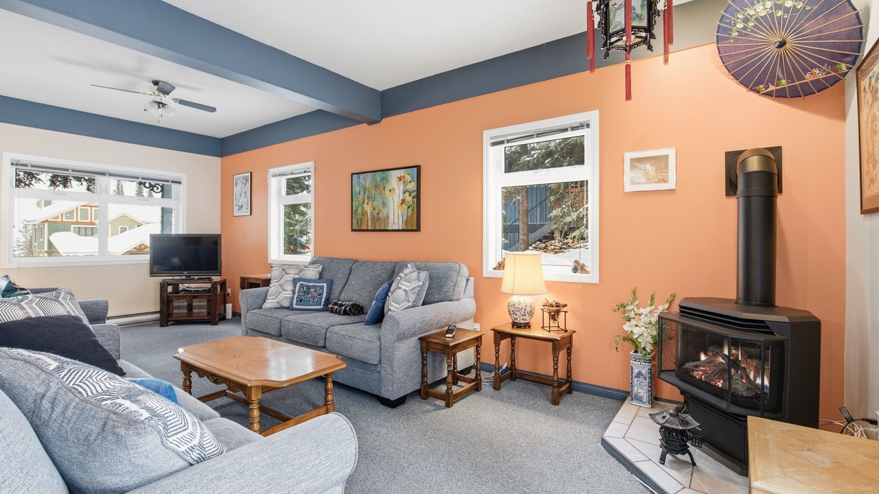 Photo of Livingroom in Silver Star Mountain