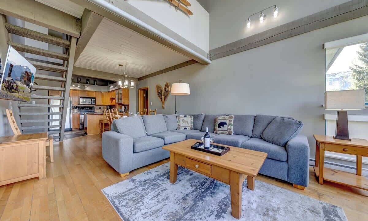Photo of Livingroom in Upper Village