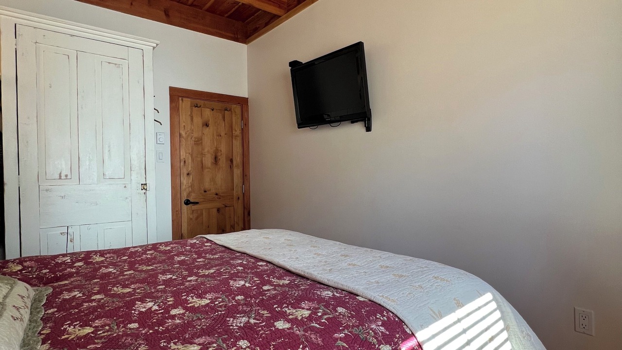 Photo of Bedroom in Shawnigan Lake