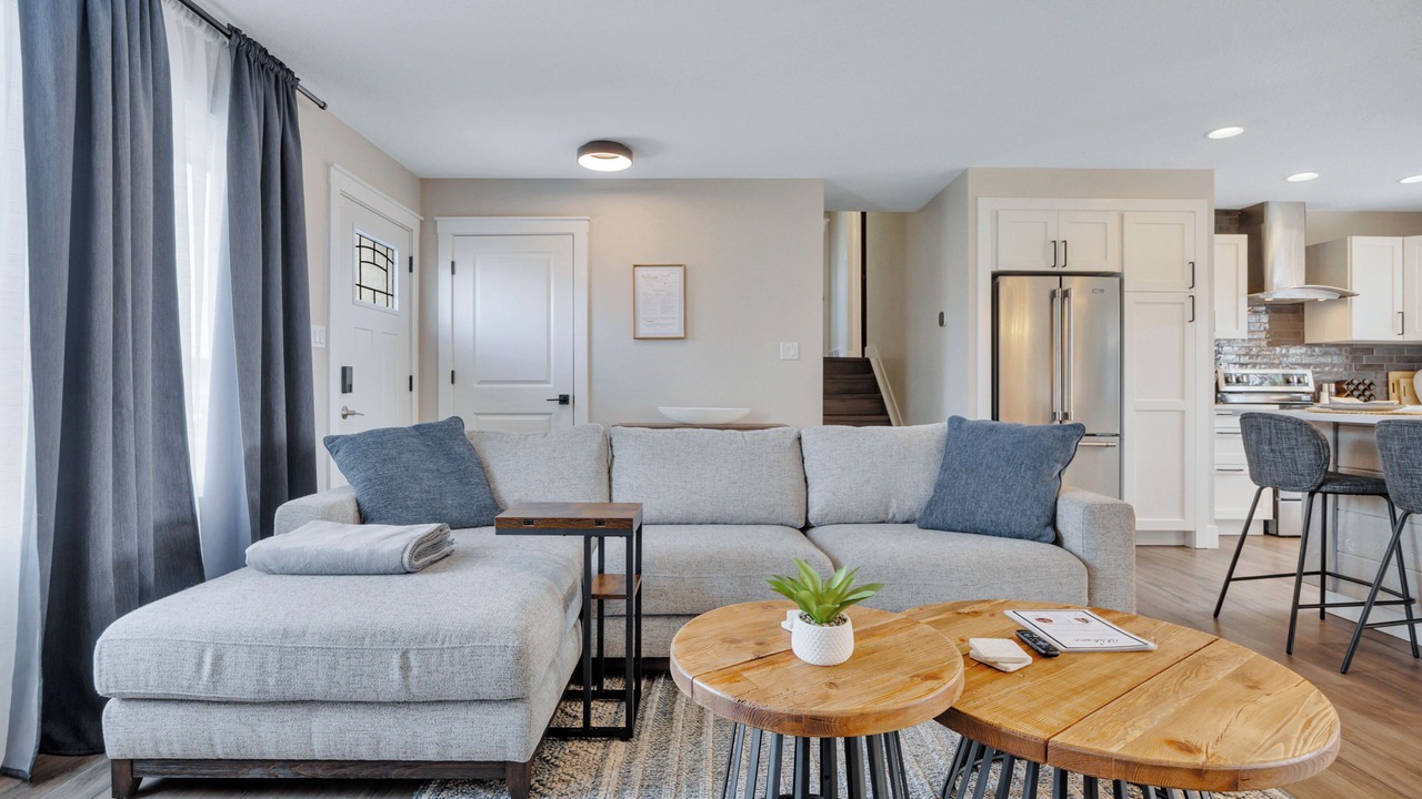 Photo of Livingroom in Southeast Edmonton