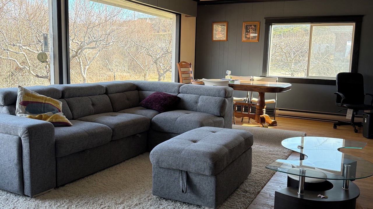 Photo of Livingroom in Okanagan-Similkameen