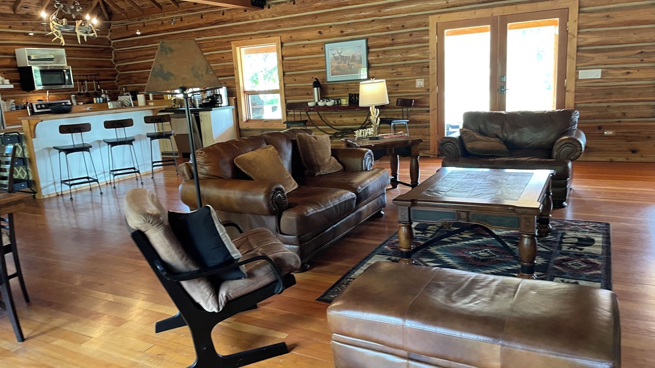 Photo of Livingroom in Thompson-Nicola Regional District