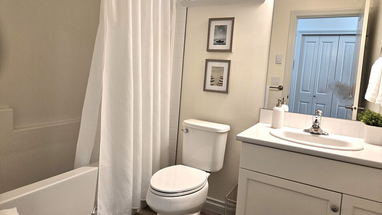 Photo of Bathroom in Okanagan-Similkameen
