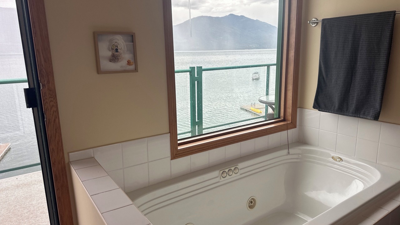 Photo of Bathroom in Blind Bay