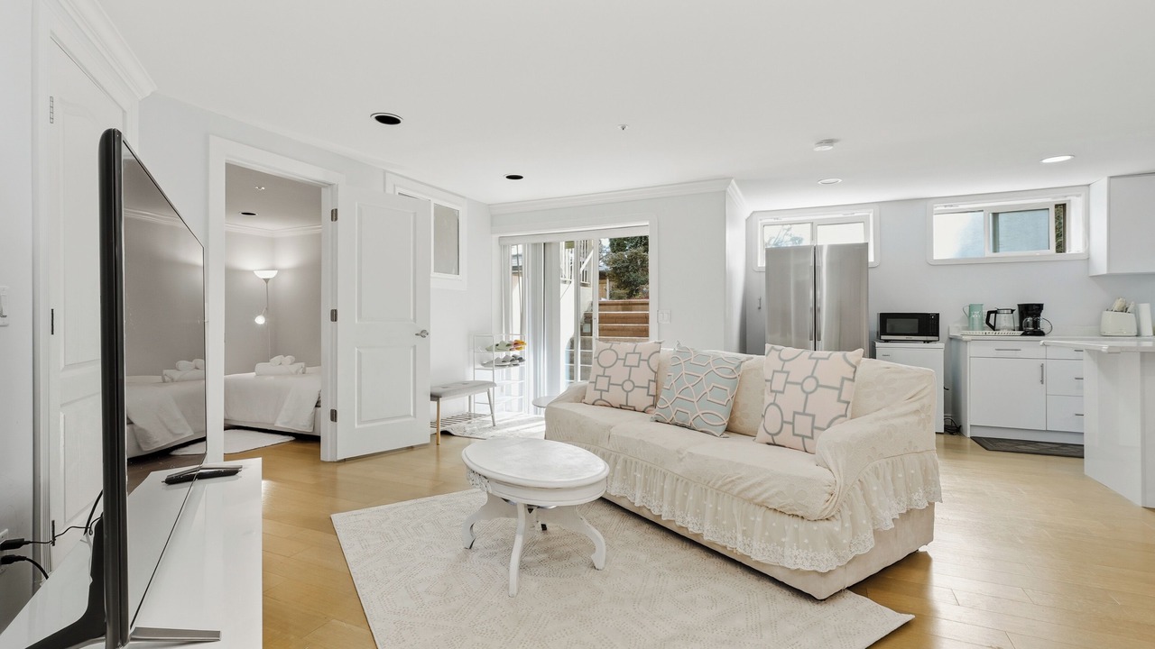 Photo of Livingroom in Kerrisdale