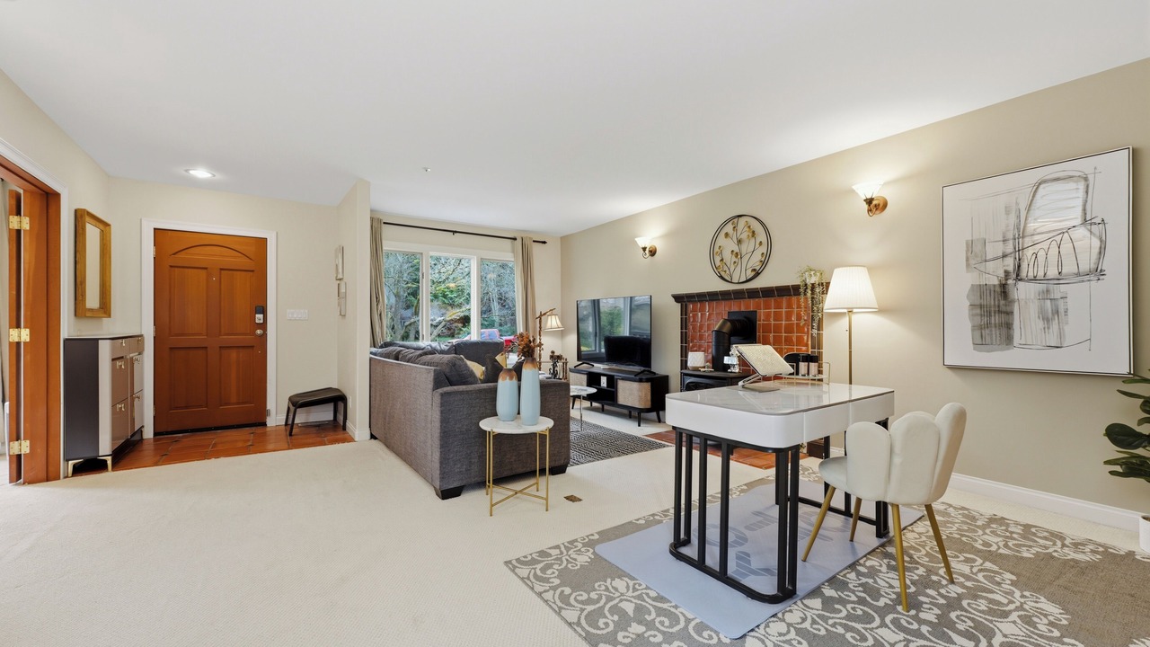 Photo of Livingroom in West Point Grey