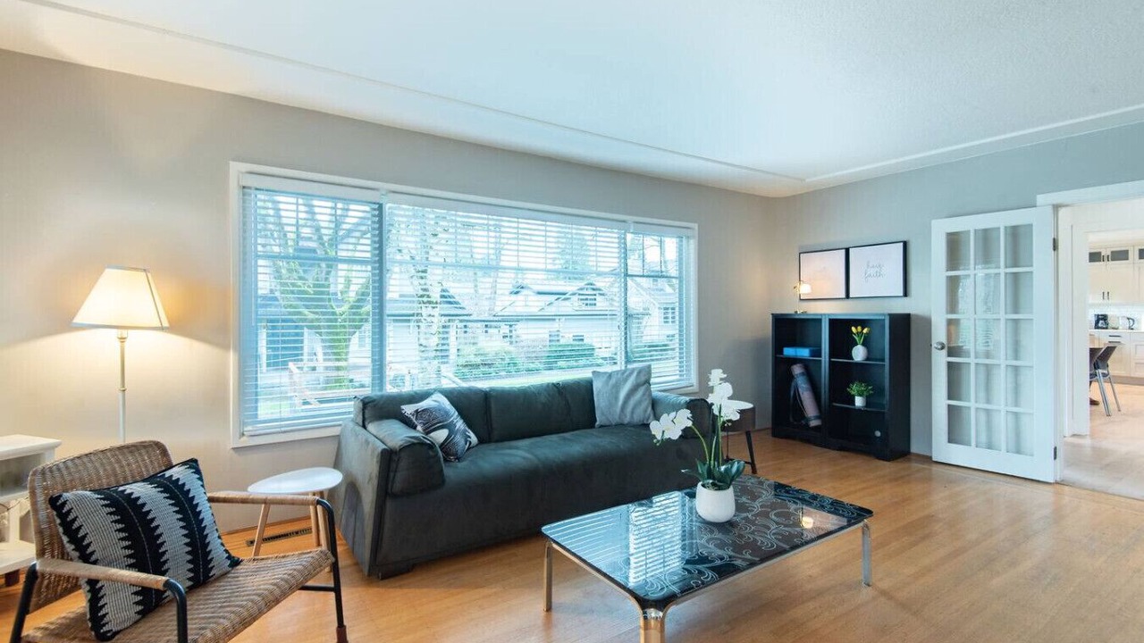 Photo of Livingroom in Kerrisdale