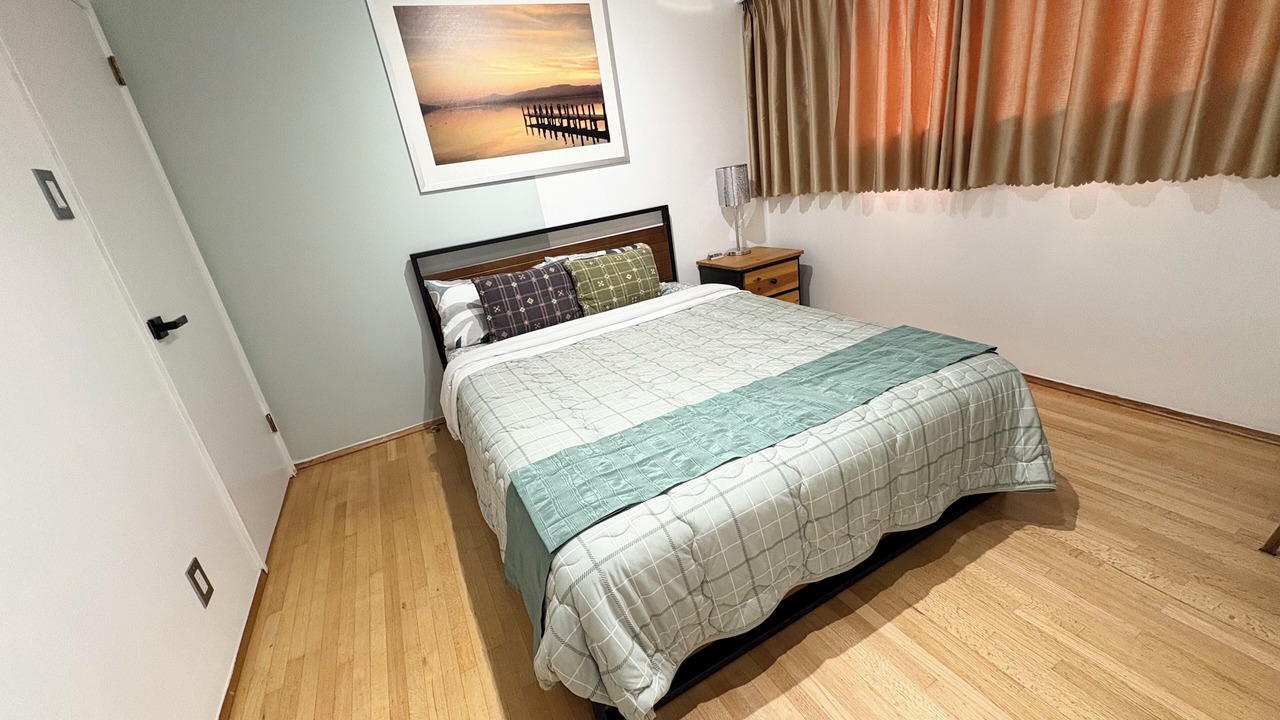 Photo of Bedroom in Oakridge