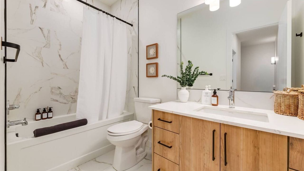 Photo of Bathroom in Shaganappi