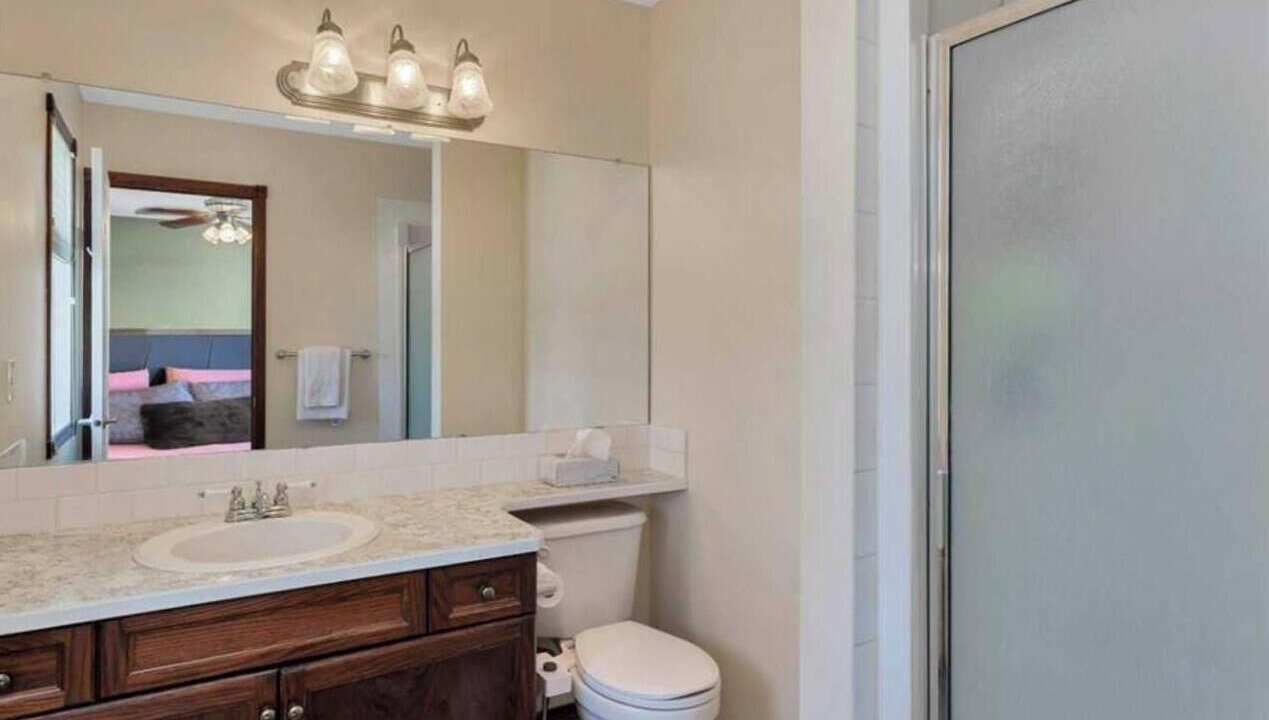 Photo of Bathroom in Sylvan Lake
